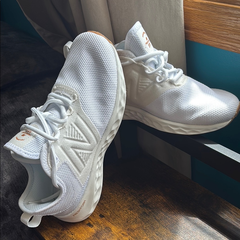 New Balance SPT White Athletic Sneakers, afresh Foam Size 7.5- Never Wore